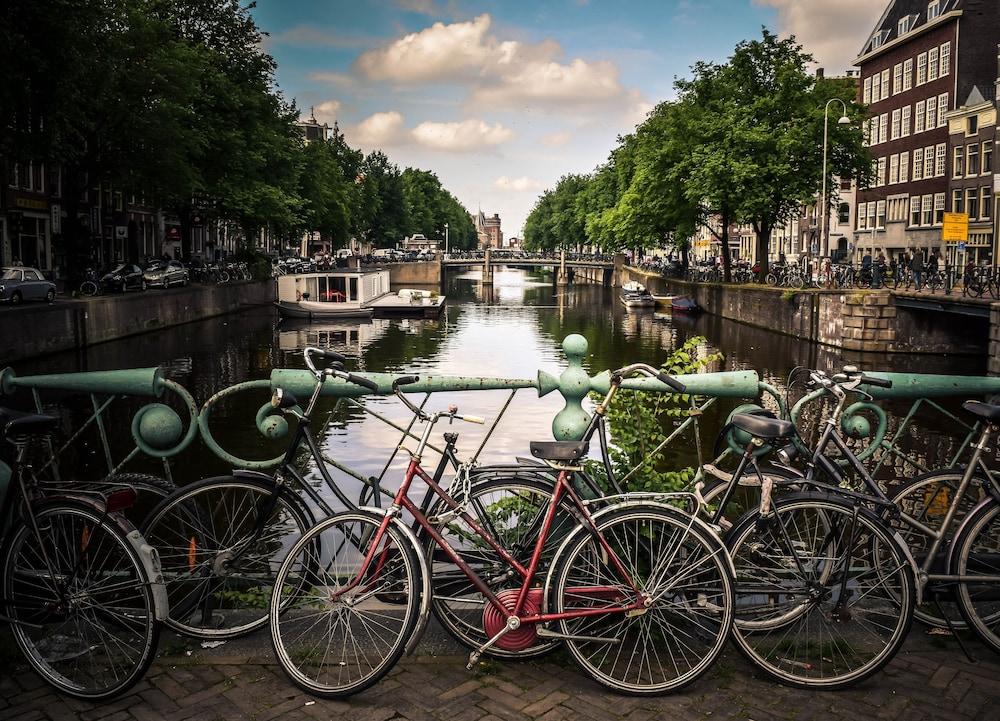 The Pavilions Amsterdam, The Toren Екстер'єр фото